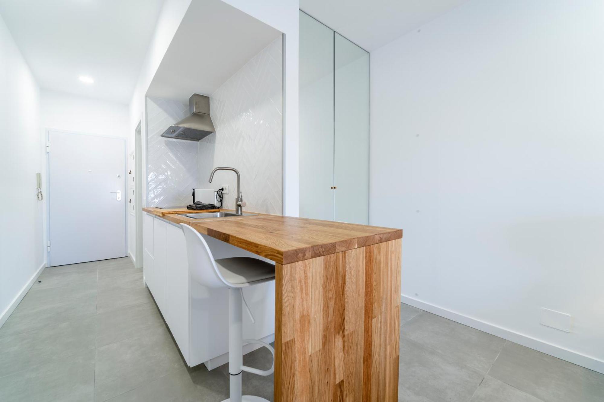 Captain's Quarters Apartment *